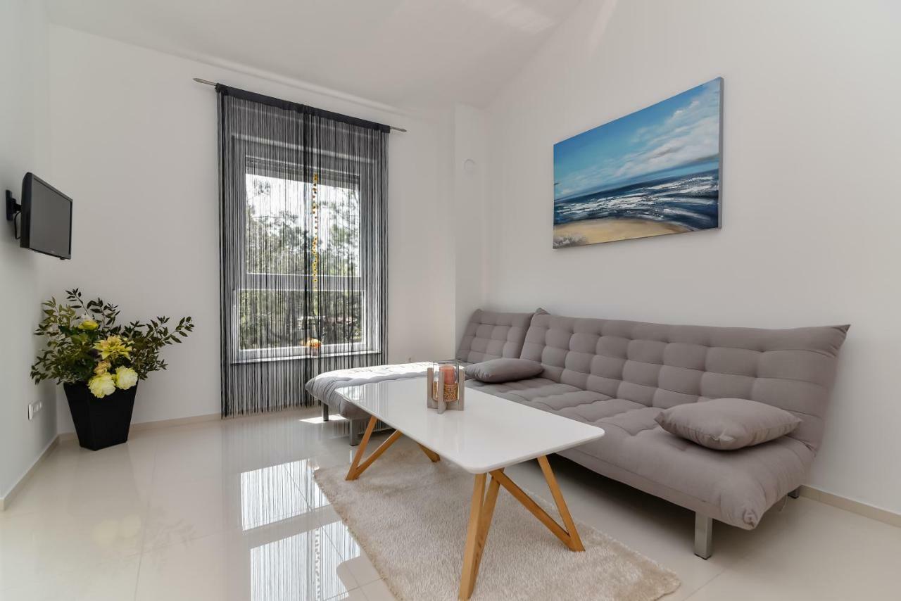 Denis Apartment Vir Dış mekan fotoğraf