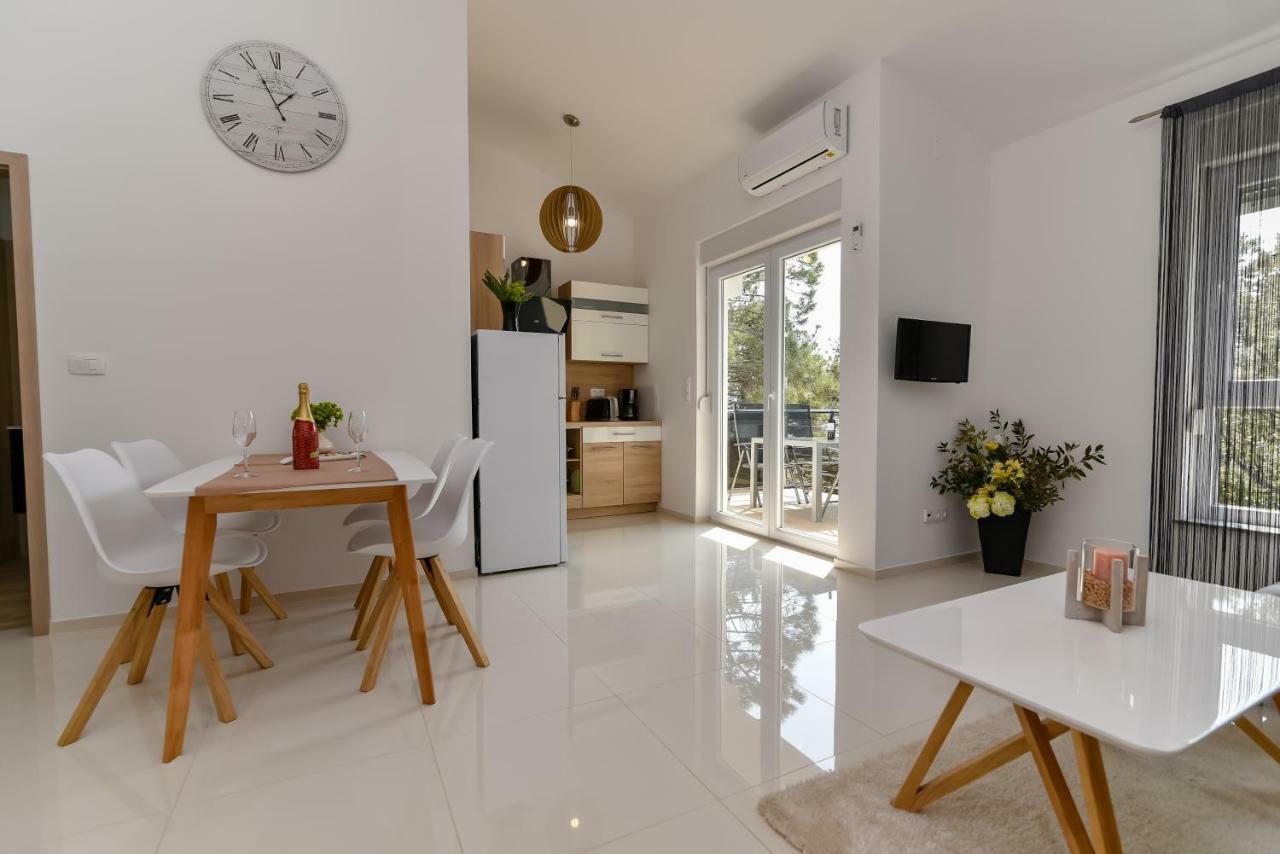 Denis Apartment Vir Dış mekan fotoğraf