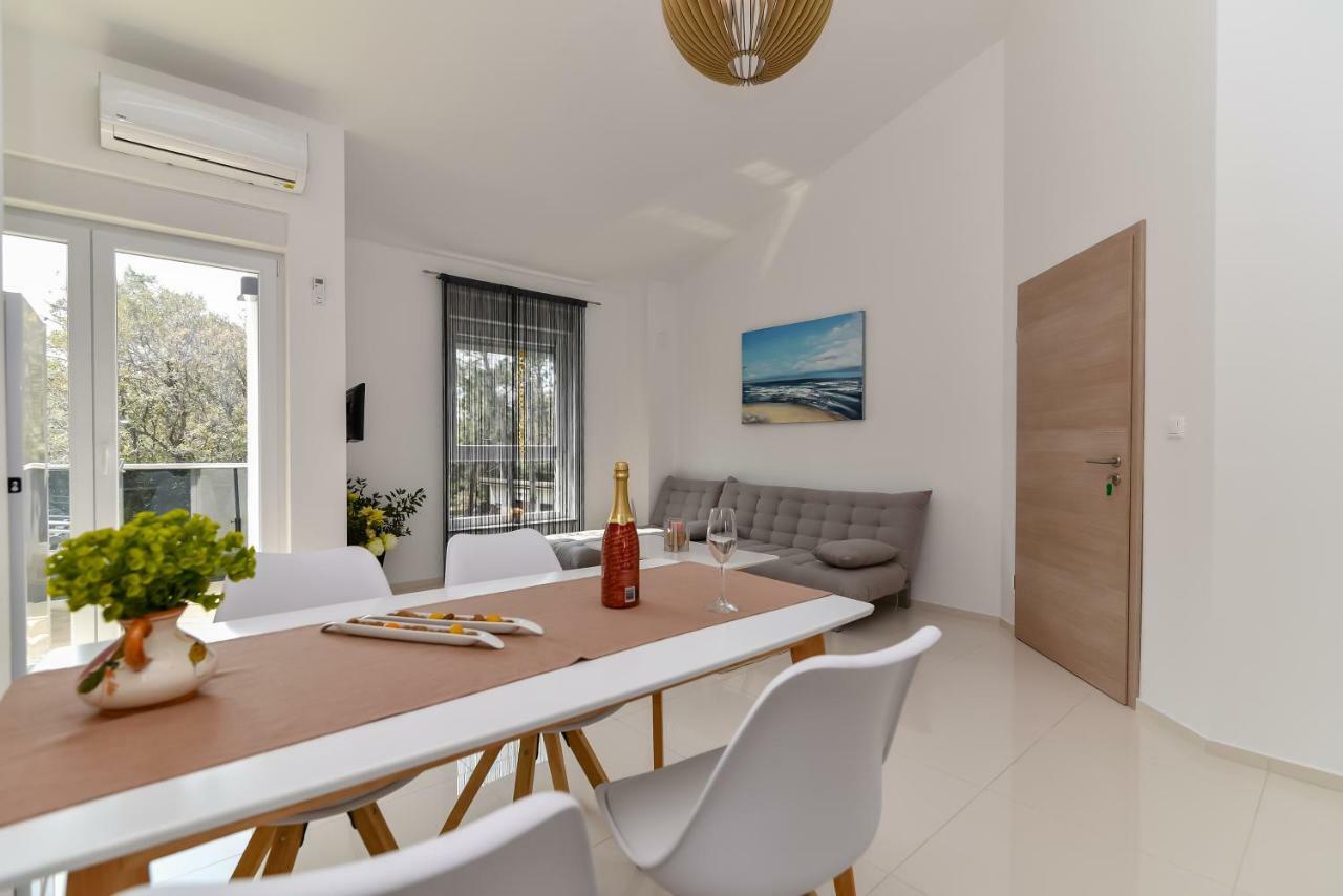 Denis Apartment Vir Dış mekan fotoğraf